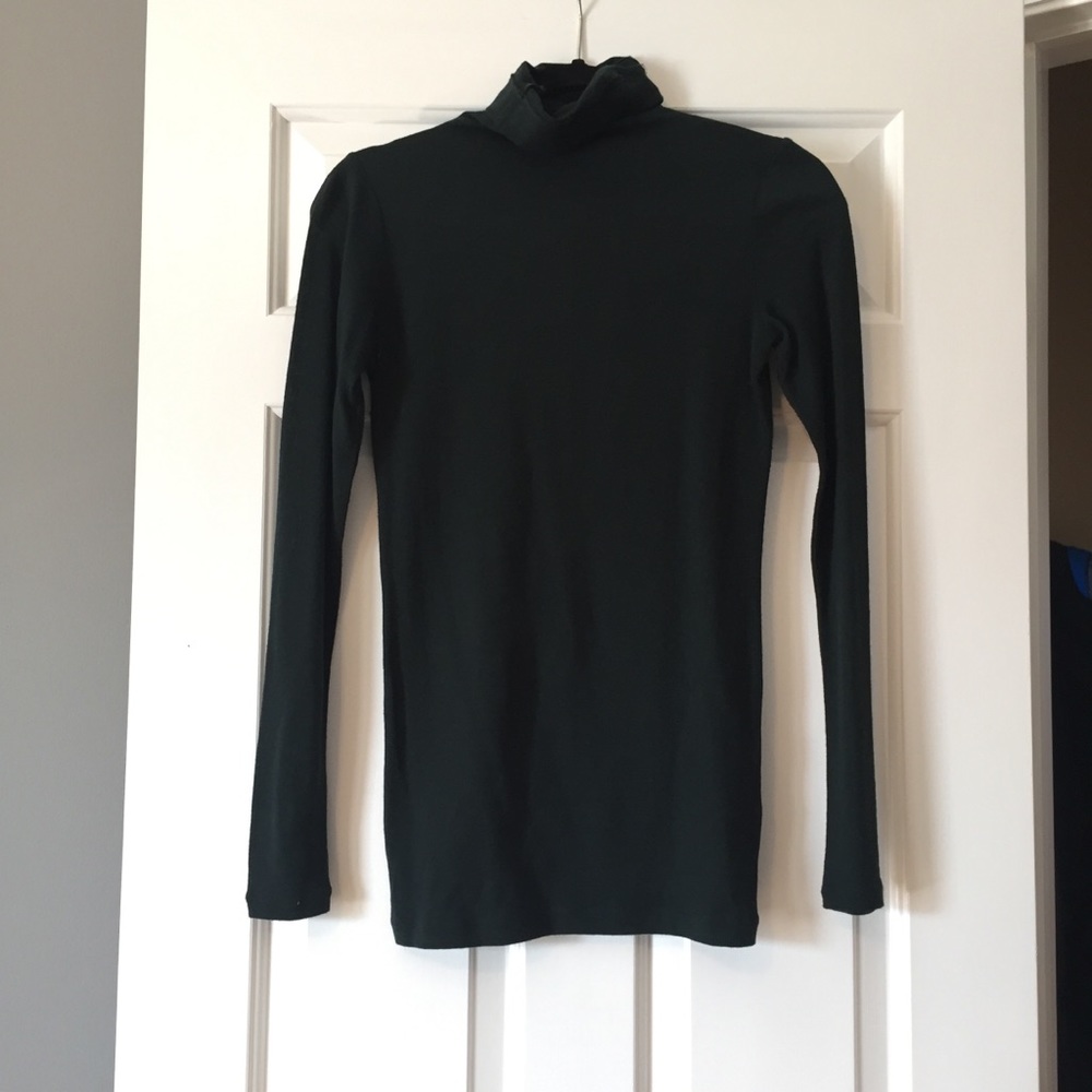 Club Monaco Turtleneck deep green